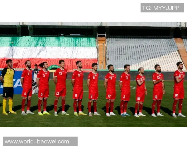 东体报道U22国足集训期间足协副主席许基仁亲临现场为球队加油助威