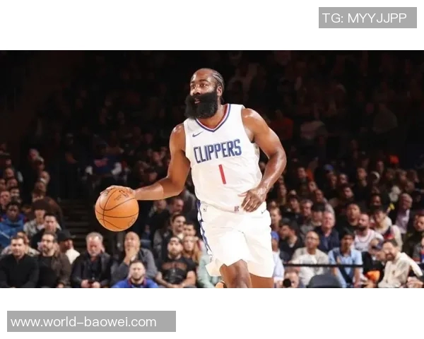 哈登半场表现分析：8投3中斩获9分5助攻三分命中率提升正负值为4