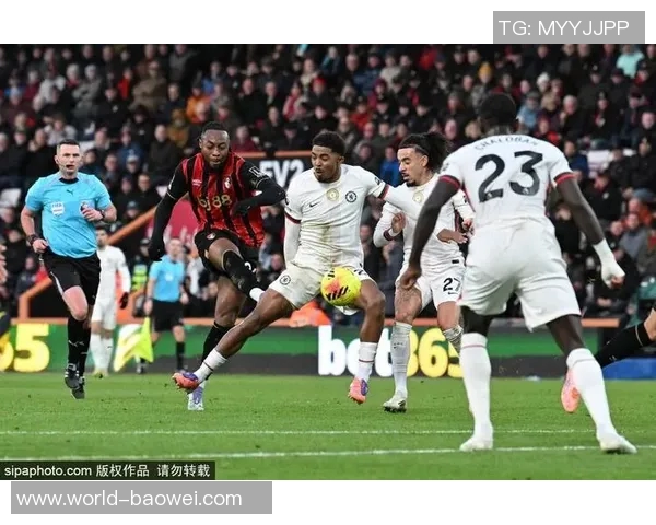 伯恩茅斯计划引进19岁前锋拉扬作为塞梅尼奥接班人进行商谈