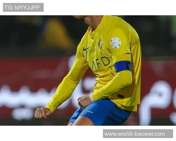 C罗赛后苦笑做偷窃手势引发热议新月锁定胜局让他倍感不满 C罗赛后苦笑做偷窃手势引发热议新月锁定胜局让他倍感不满