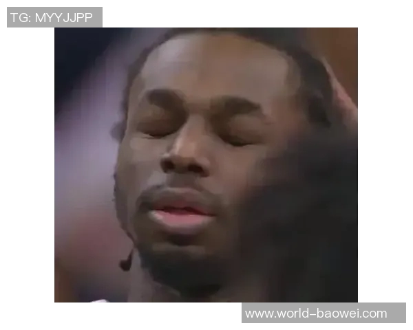 绿军半场三分命中率低迷落后热火21分维金斯表现抢眼杰伦布朗次节独得15分